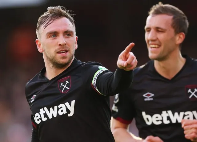 Arsenal đánh mất cơ hội khi thua cay đắng West Ham tại Emirates